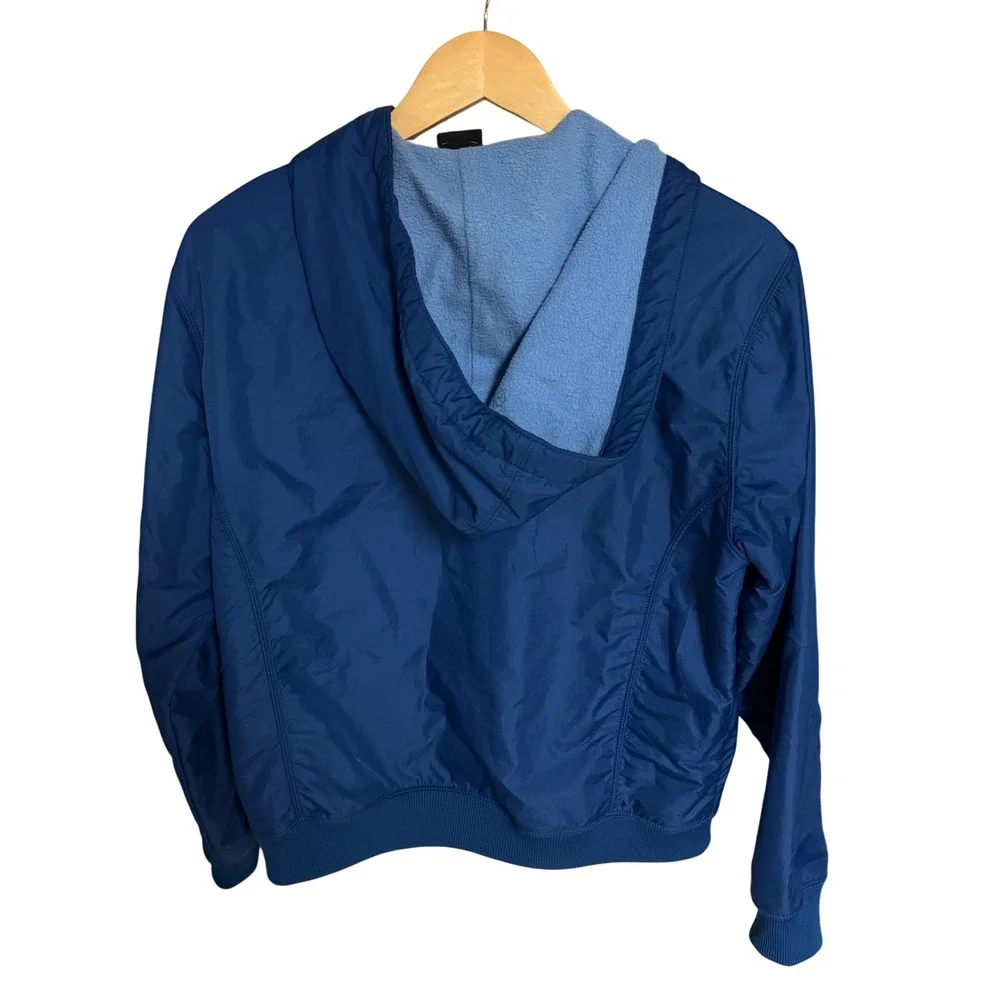 Nike jacket features